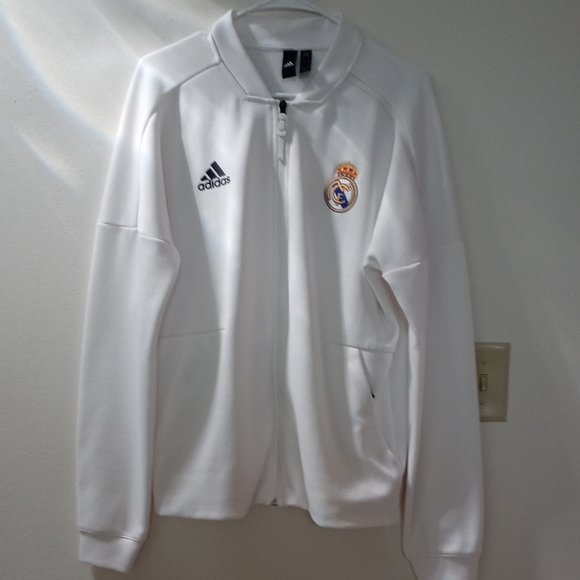 Real Madrid Adidas jacket. Size M Used like New. - Picture 2 of 4
